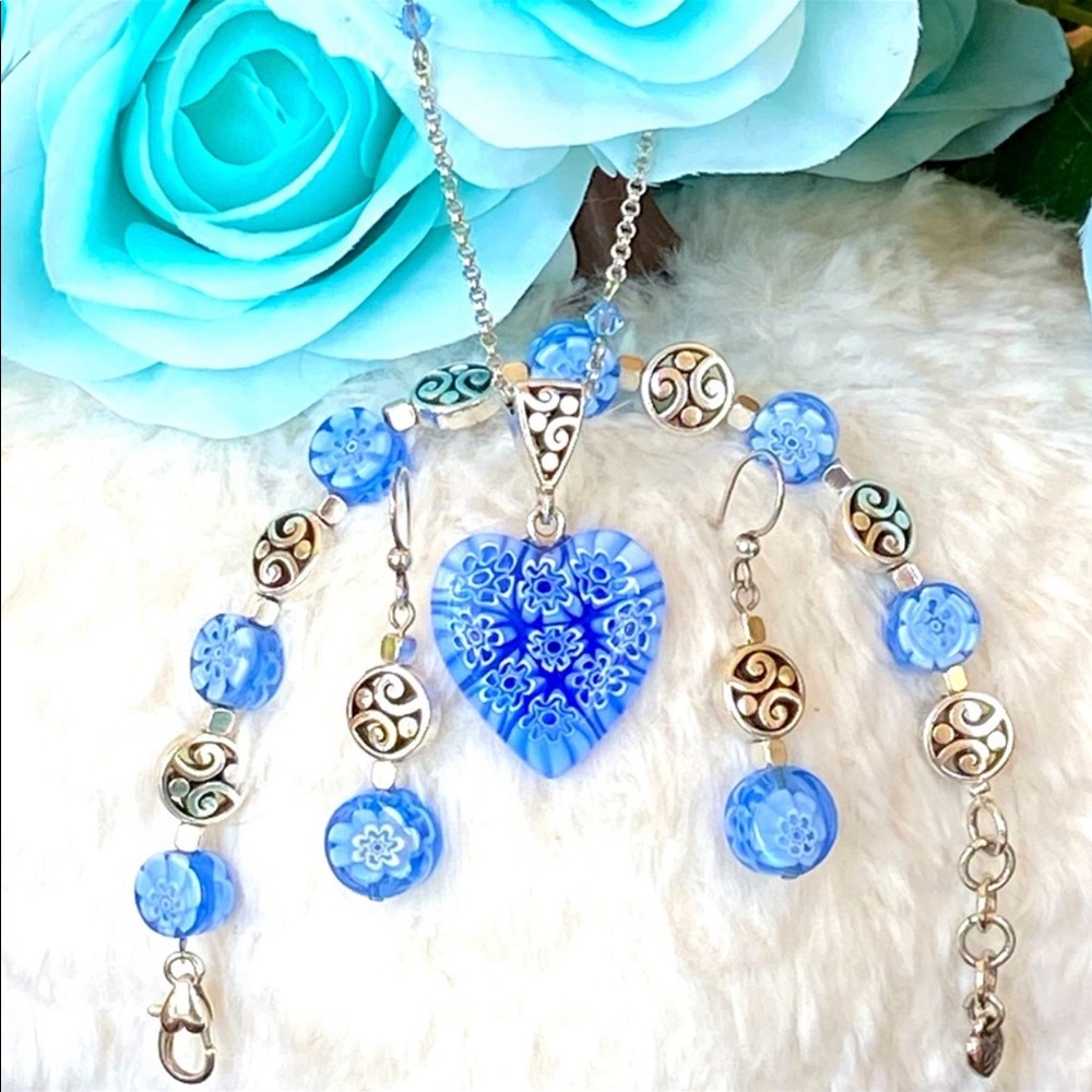 Make an Offer 🛍Come on send me an offer let’s make your Tuesday Treat YOU day🛍 - Picture 3 of 16